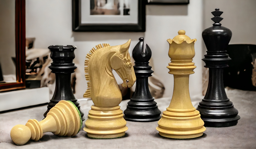 3.75" Imperial Black and Boxwood Chess Pieces - Official Staunton™
